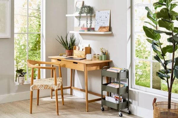 Compact Workstation Concepts: 67 Ways to Fit an Office in Any Nook
