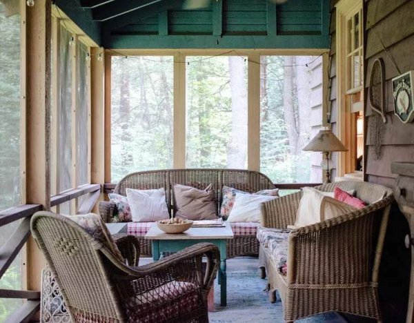 Compact Screened Porch Solutions: 32 Ideas to Refresh Your Outdoor Retreat