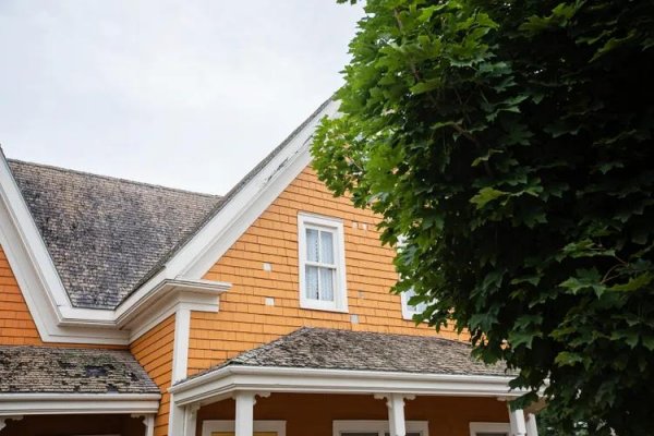 Curb Appeal Killers: Exterior Flaws That Deter Home Buyers