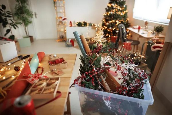 Designers Weigh In: When to Take Down Holiday Decor