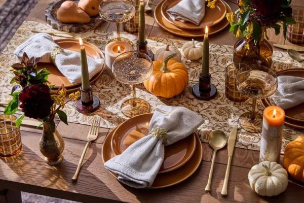 What Dinner Guests Really See When They Sit at Your Holiday Table