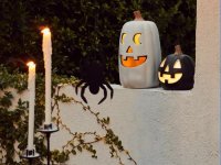 Autumn Decor That Works for Both Halloween and Thanksgiving, Designers Say